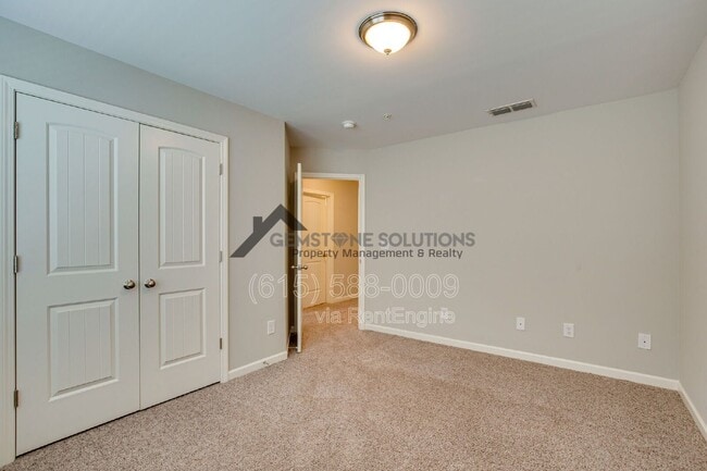 Building Photo - 4018 Commons Dr