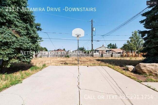 Building Photo - 211 E Altamira Dr