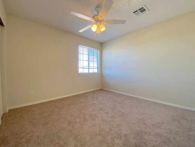 Building Photo - East El Paso 3 bed Refrig A/C with Bonus L...