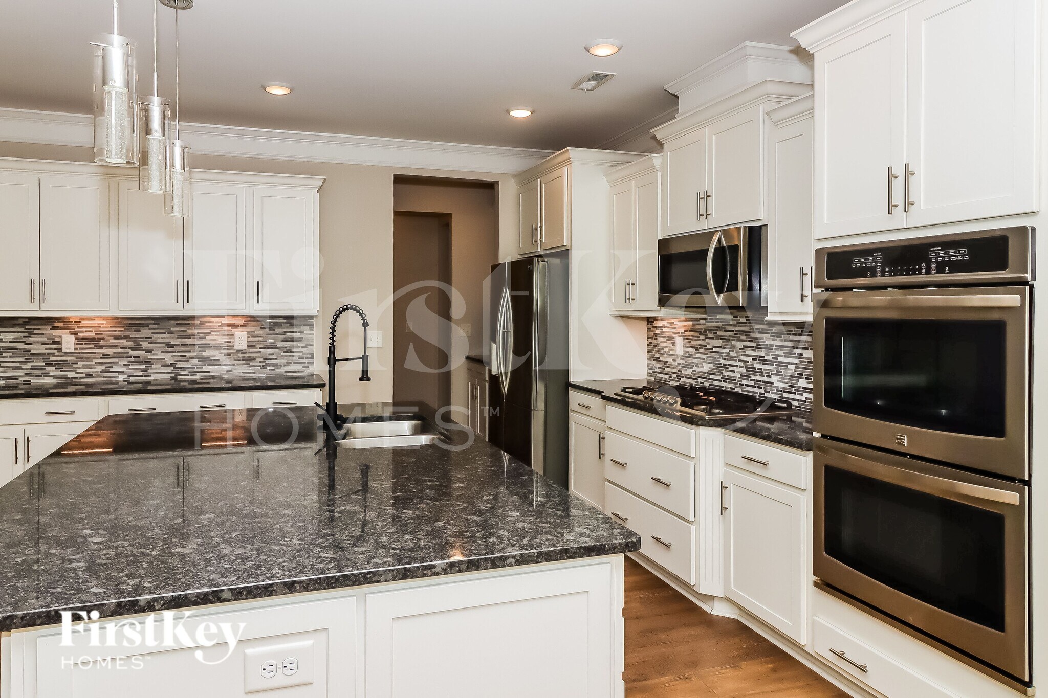 Building Photo - 5081 Devonshire Rd