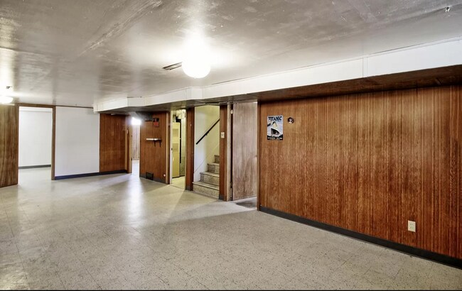 Building Photo - 1625 Walnut Ave