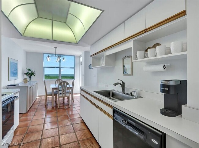 Building Photo - 6361 Pelican Bay Blvd