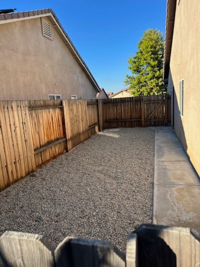 Building Photo - 13003 Lake Pueblo Way