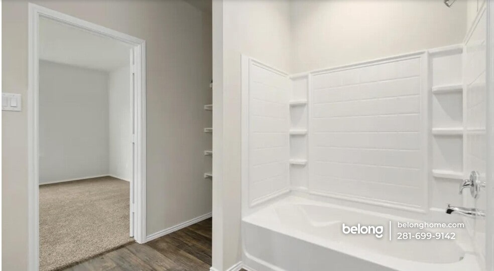 Building Photo - 21349 Pne Ml Dr