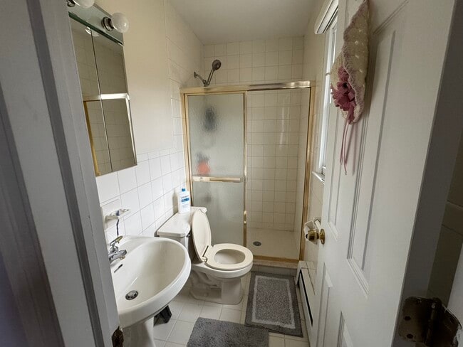 Building Photo - 5 Glenn Dr