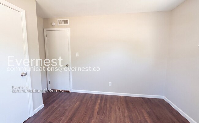 Building Photo - 200 Woodward Dr