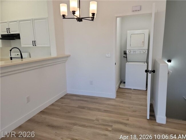 Building Photo - FANTASTIC SOUTHWEST TOWNHOME IN A GATED COMMUNITY!