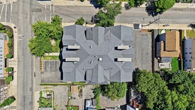 Building Photo - 220 Spencer Ave