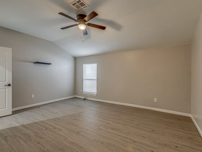 Building Photo - 1136 NW 99th St