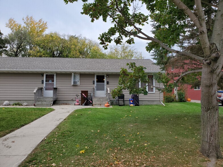 Primary Photo - 927 W Linden St