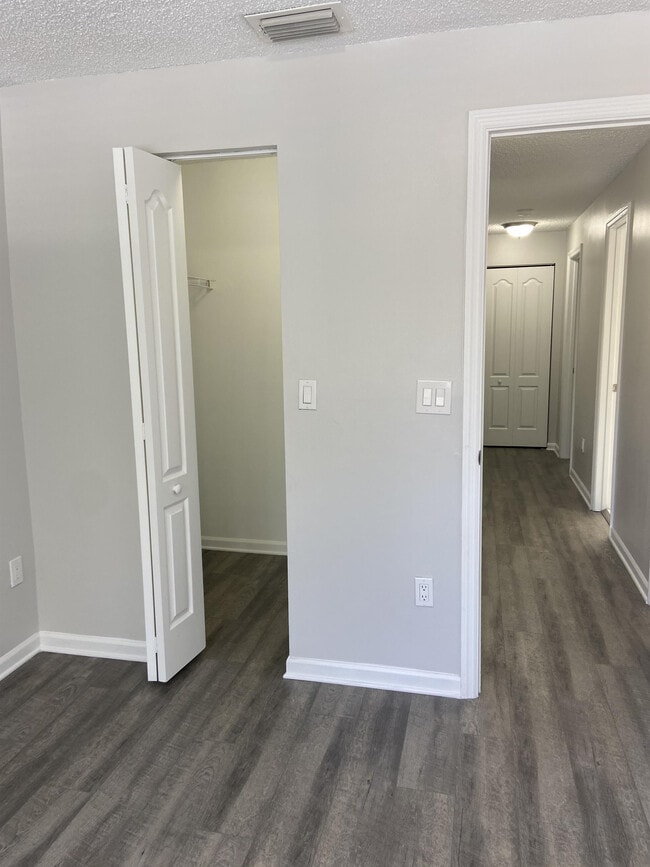 Building Photo - 4752 NW 59th Manor