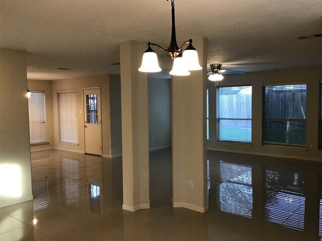 Building Photo - 19818 Twisted Creek Dr