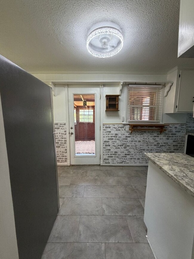 Building Photo - 144 Lacy Cir