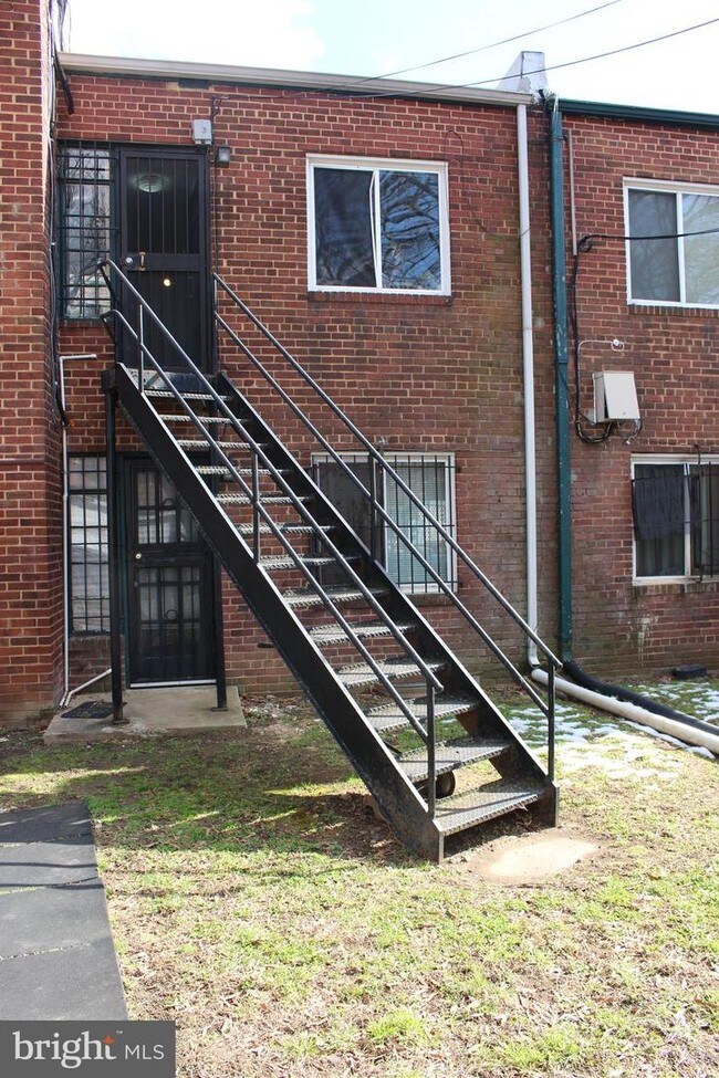 Building Photo - 202 Oklahoma Ave NE