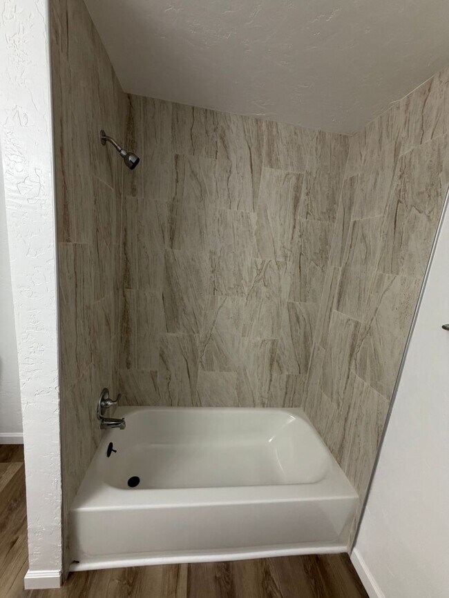 Building Photo - Clovis home for rent.