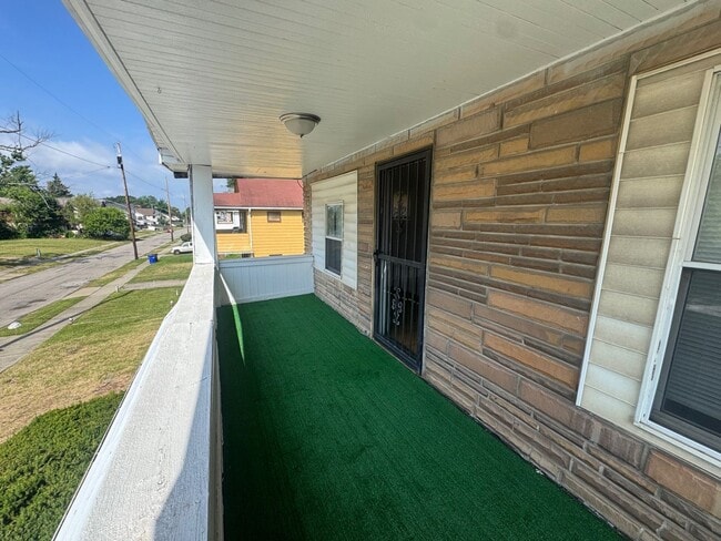 Building Photo - 11313 Continental Ave