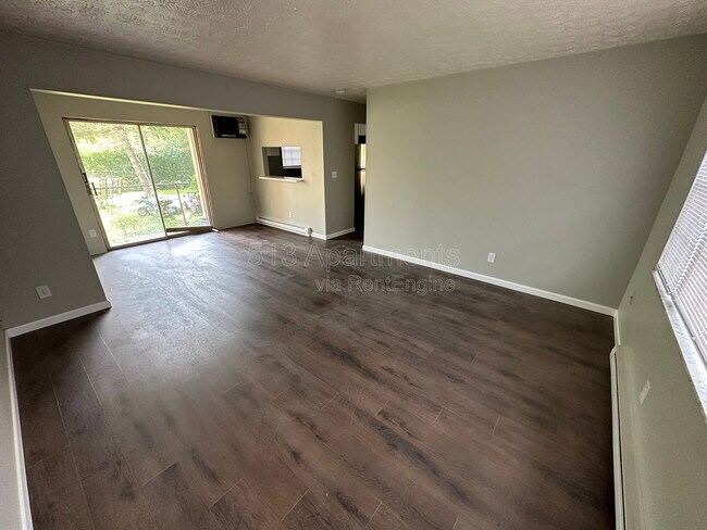 Building Photo - 6219 Graceland Ave