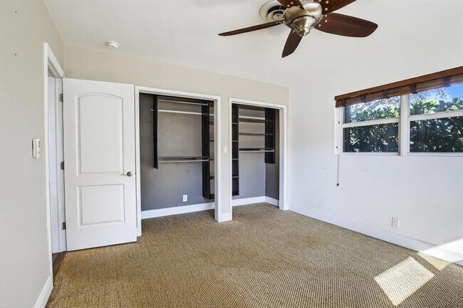 Building Photo - 2740 NE 34th St