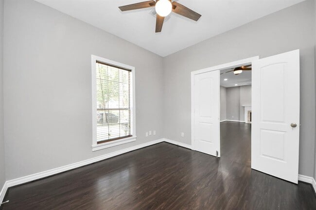 Building Photo - 6622 Park Ln