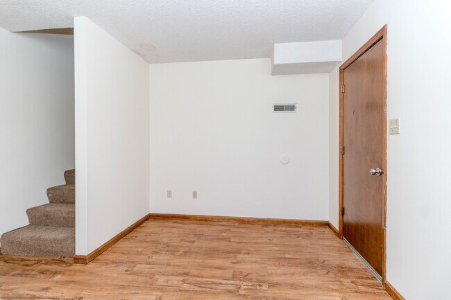 Building Photo - 1617-1619 Handley Place