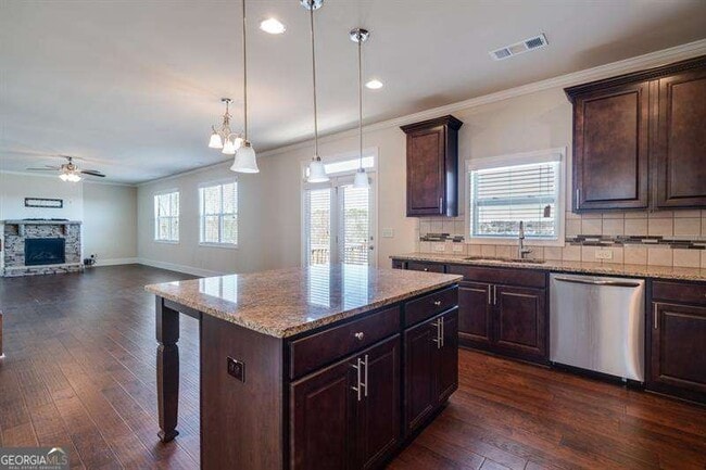 Building Photo - 4215 Miramount Overlook