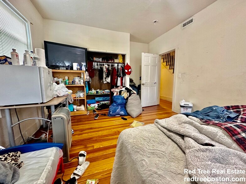 Building Photo - 17 Stratton Ter