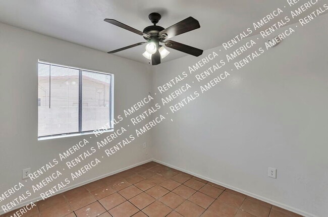 Building Photo - 1107 W Sonora St
