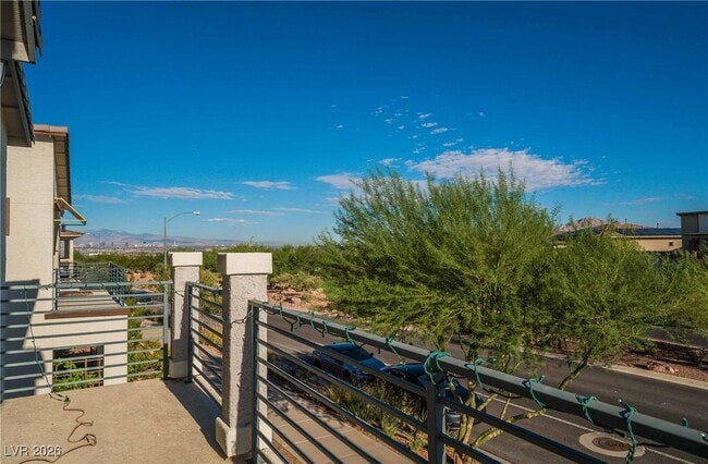 Building Photo - 1115 E Sunset Rd