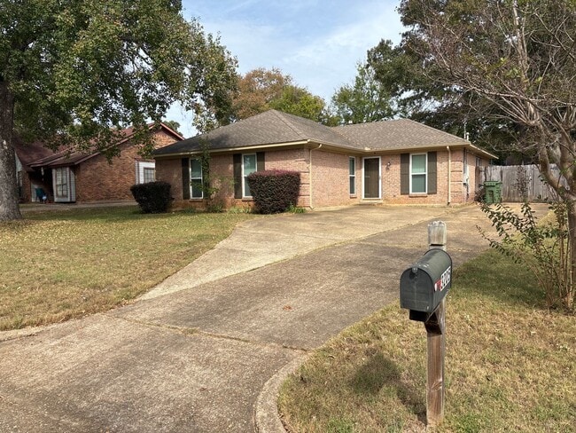 Primary Photo - Charming home!