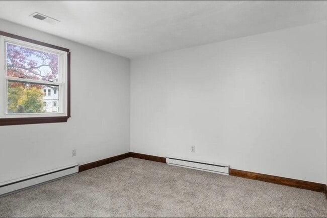 Building Photo - 24 Bows Ln