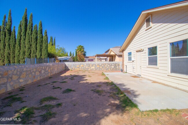 Building Photo - 5652 Rick Husband Dr