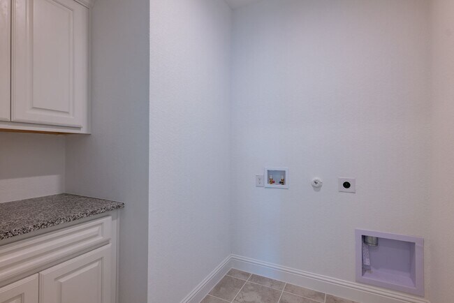 Building Photo - 1040 Villa Rialto View