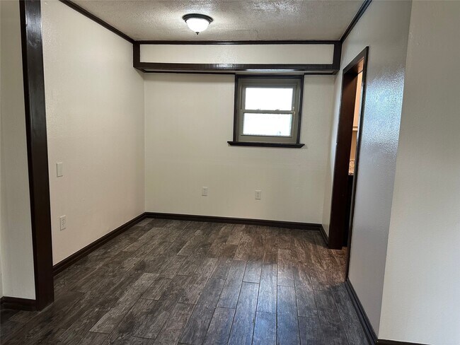 Building Photo - 22450 Oakley Rd