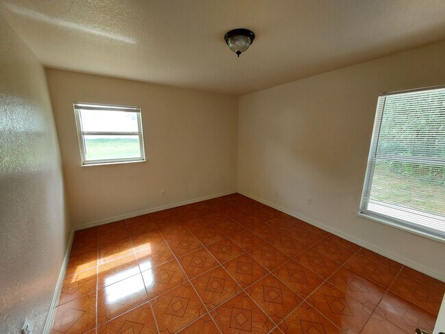 Building Photo - 14431 SW 32nd Terrace Rd