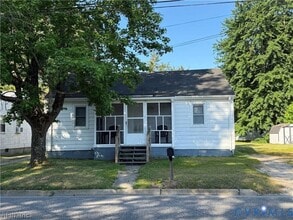 Building Photo - 310 S College Dr