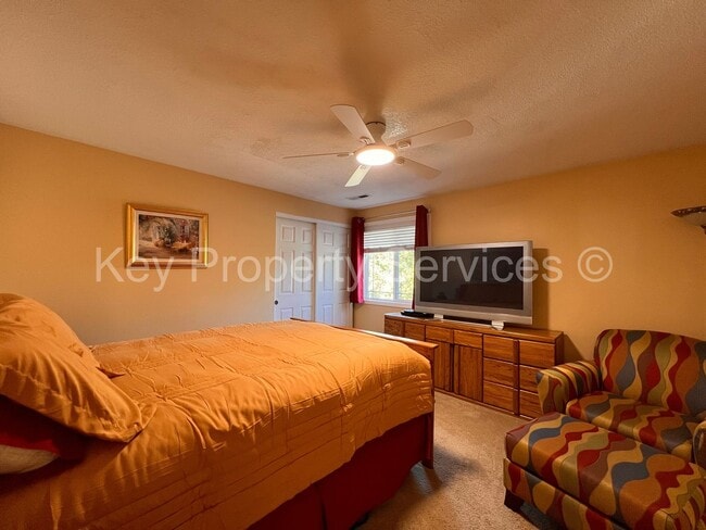 Building Photo - MOVE IN SPECIAL! HALF OFF! Spacious Felida...