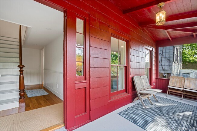 Building Photo - 152 Main St