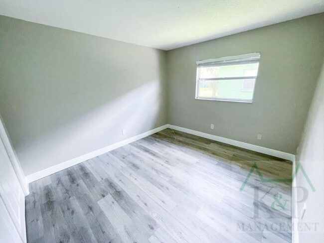 Building Photo - 515 Duchess Ct