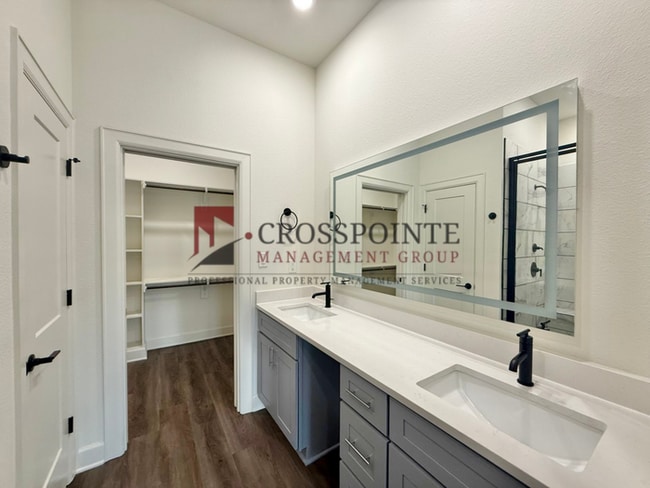 Building Photo - Tour Today! Stunning 3 Bedroom, 3.5 Bath Townhome!