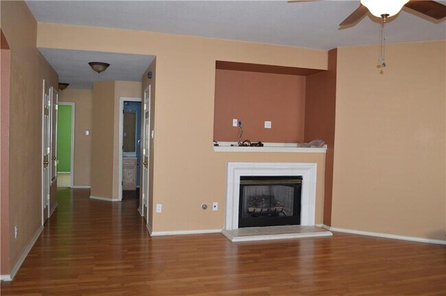 Building Photo - 17405 Bottle Springs Ln