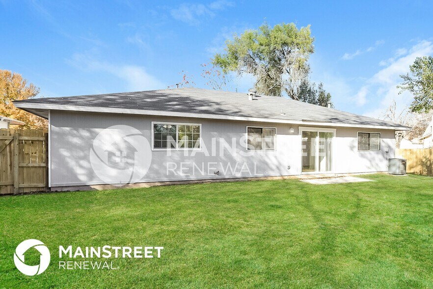 Building Photo - 5050 Gordon Cooper Dr
