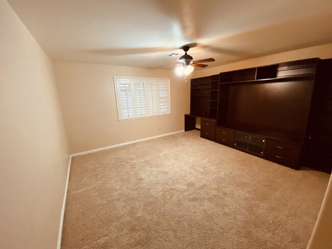 Building Photo - 8217 Ocean Terrace Way