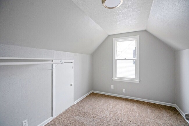 Building Photo - 1203 E 80th St