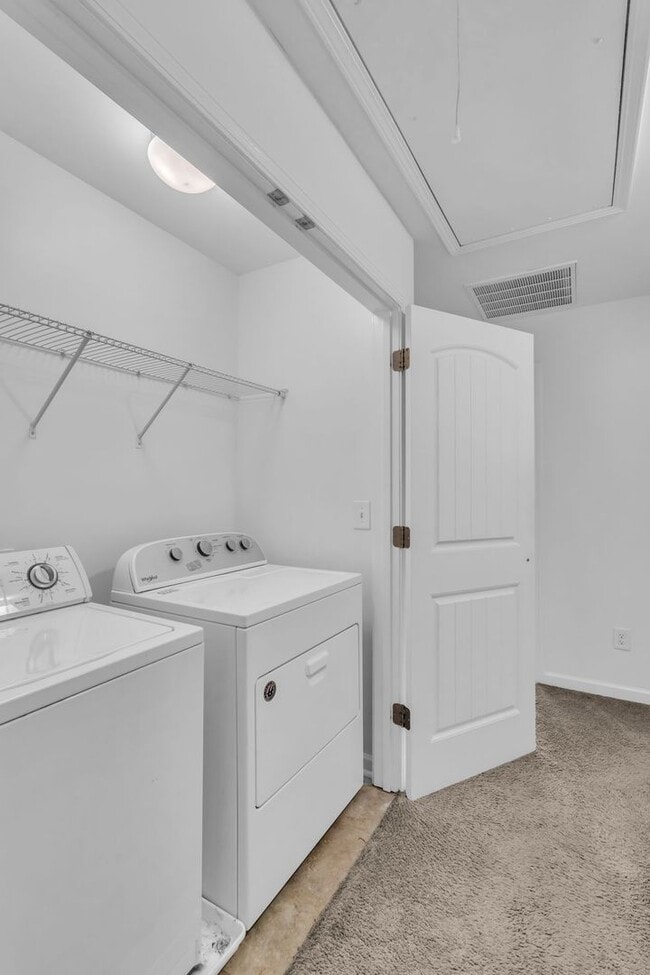 Building Photo - Awesome Goodlettsville Townhome in Conveni...