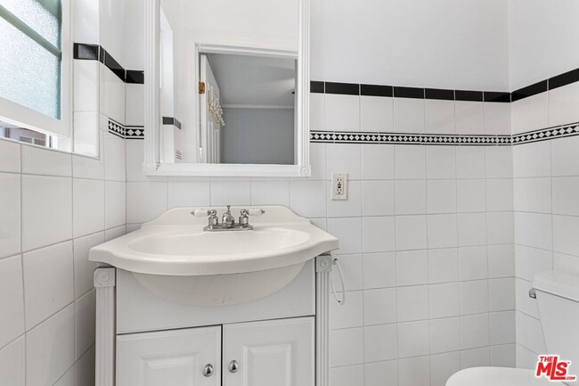 Building Photo - 6366 W 6th St