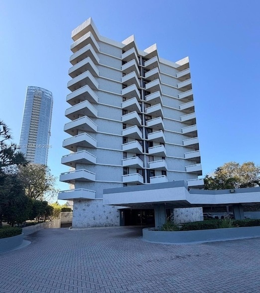 Building Photo - 2501 Brickell Ave