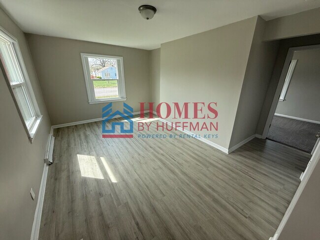 Building Photo - Three Bedroom House | Two Bathrooms