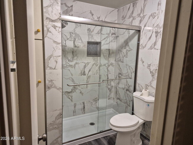 Building Photo - 1423 E Virginia Ave