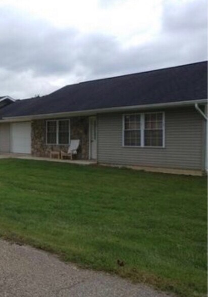 Building Photo - 185 Gullion Ln