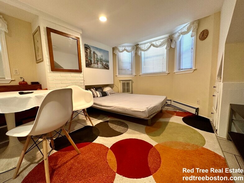 Building Photo - 8 Fulkerson St